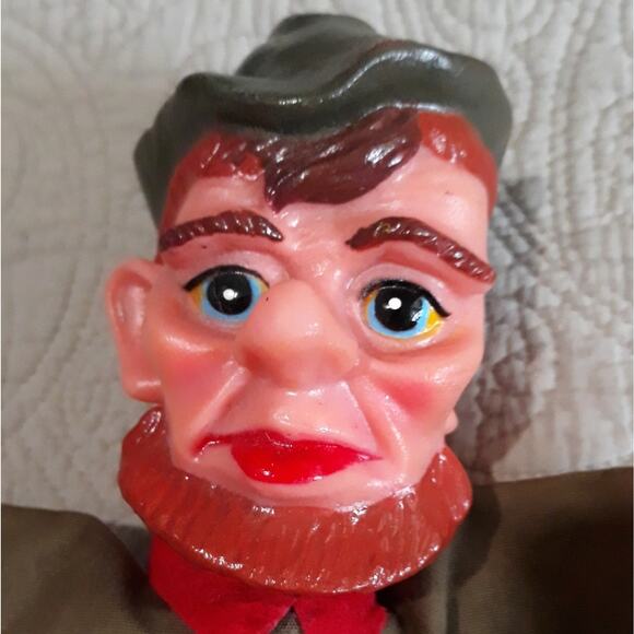 Mr. Rodgers Neighborhood Hand puppets The king and Queen from - Picture 4 of 10